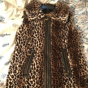 Sleeveless Leopard Print Jacket